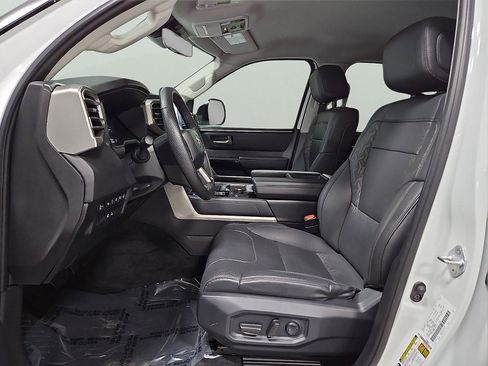 Used 2024 Toyota Tundra Limited image 8