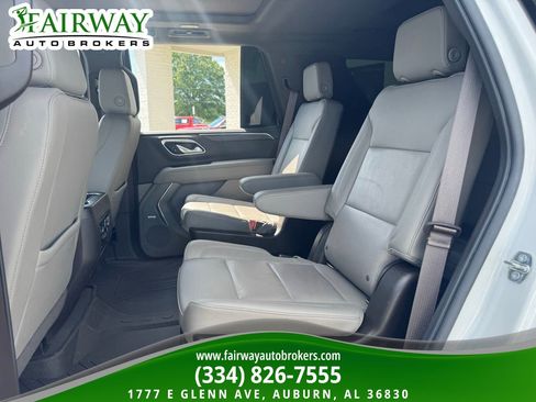 Used 2022 Chevrolet Tahoe Z71 w/ Luxury Package AWD/4WD image 10