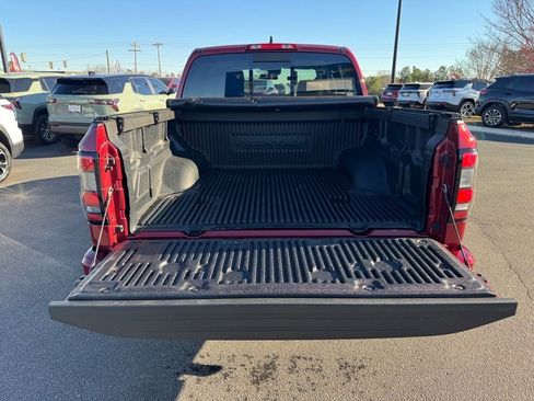 Used 2025 Nissan Frontier SV image 10