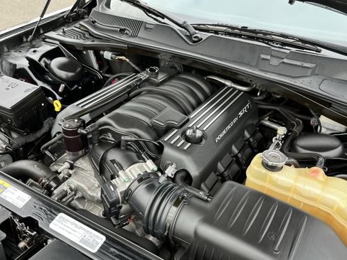 Used 2015 Dodge Challenger R/T Scat Pack w/ Scat Pack Appearance Package image 8