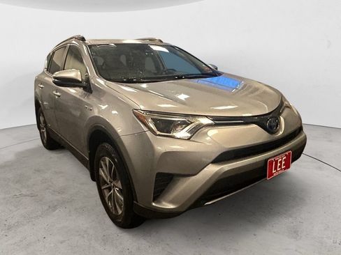Used 2018 Toyota RAV4 LE AWD/4WD image 7