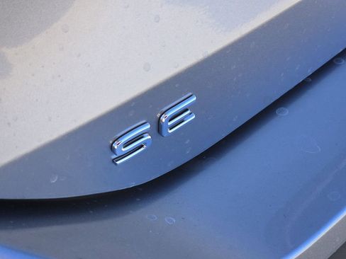 New 2026 Volkswagen Tiguan SE image 8