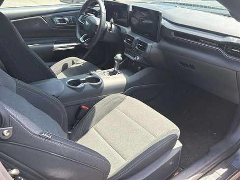 Used 2025 Ford Mustang Coupe RWD image 8