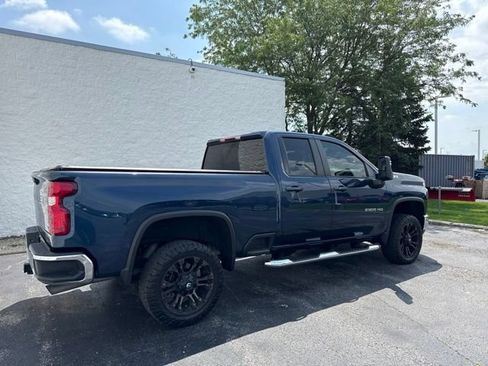 Used 2021 Chevrolet Silverado 2500 LT w/ Convenience Package AWD/4WD image 5