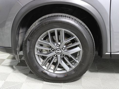 Used 2024 Nissan Rogue S FWD image 4