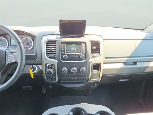 Used 2019 RAM 1500 Classic SLT AWD/4WD image 12