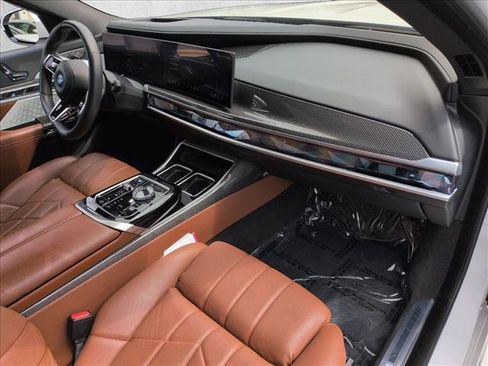 Used 2023 BMW i7 xDrive60 AWD/4WD image 24