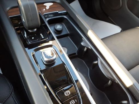 Used 2023 Volvo XC60 B5 Plus w/ Climate Package image 19