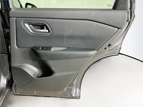 Used 2025 Nissan Rogue SV FWD image 29