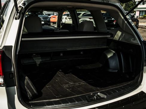 Used 2020 Subaru Forester Premium AWD/4WD image 18
