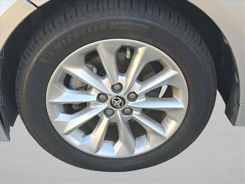 Used 2020 Toyota Corolla LE w/ LE Premium Package FWD image 12