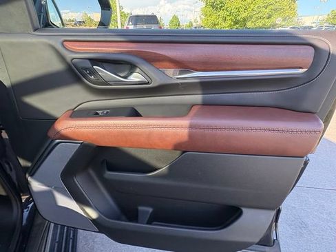 Used 2023 GMC Yukon XL Denali Ultimate AWD/4WD image 31