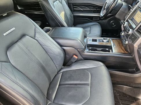 Used 2019 Ford Expedition Max Platinum RWD image 12