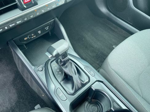 Used 2025 Kia K4 LXS image 41