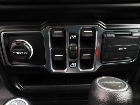 Used 2021 Jeep Gladiator Overland w/ LED Lighting Group image 29