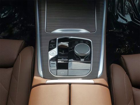 Used 2024 BMW X5 xDrive40i w/ Premium Package image 23