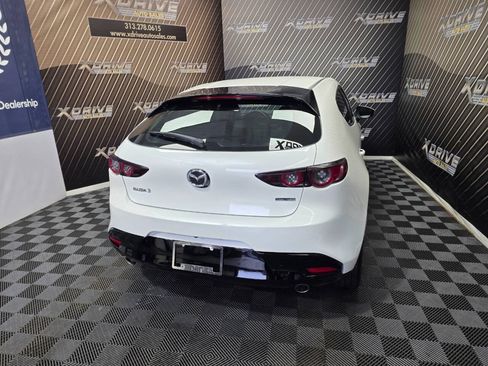 Used 2020 MAZDA MAZDA3 Hatchback FWD image 13