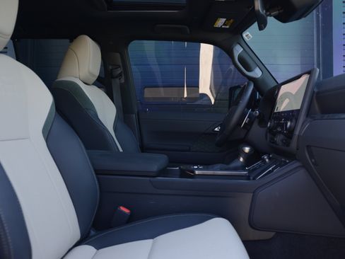 Used 2025 Lexus GX 550 AWD/4WD image 26
