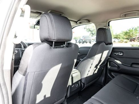 Used 2024 Nissan Frontier SV w/ SV Convenience Package RWD image 28