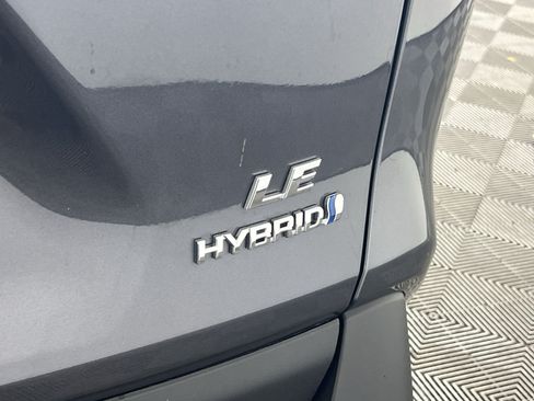 Used 2022 Toyota RAV4 LE AWD/4WD image 28