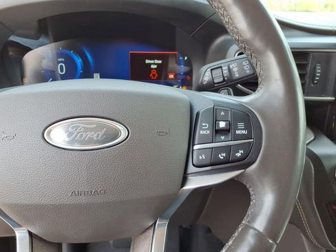 Used 2020 Ford Explorer Platinum w/ Premium Technology Package AWD/4WD image 9
