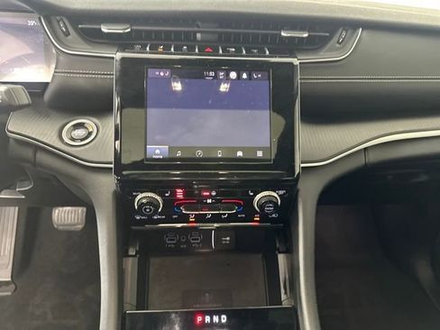 Used 2024 Jeep Grand Cherokee L Altitude image 21