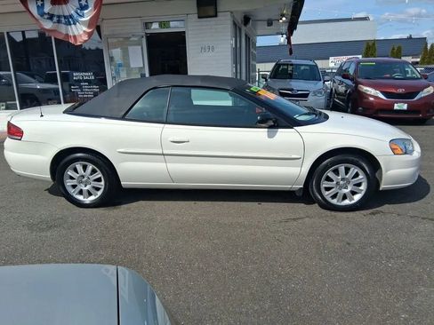 Used 2005 Chrysler Sebring GTC w/ Security Group FWD image 8