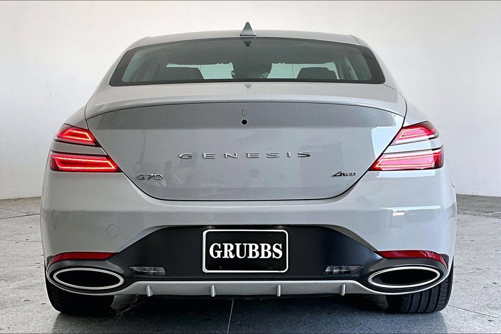Used 2026 Genesis G70 2.5T AWD/4WD image 5