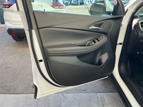 Used 2025 Buick Encore GX Preferred image 20