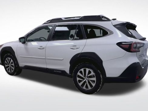 New 2025 Subaru Outback Premium image 6