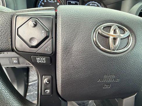 Used 2022 Toyota Tacoma SR image 12