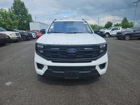 Used 2025 Ford Expedition Max Active AWD/4WD image 2