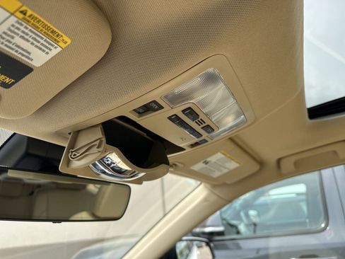 Used 2019 Toyota Highlander XLE AWD/4WD image 73