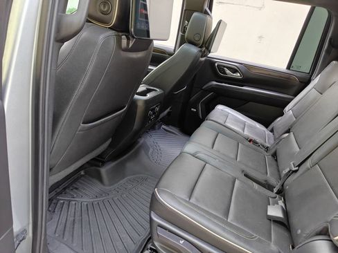 Used 2023 Chevrolet Suburban Premier w/ Premium Package AWD/4WD image 43