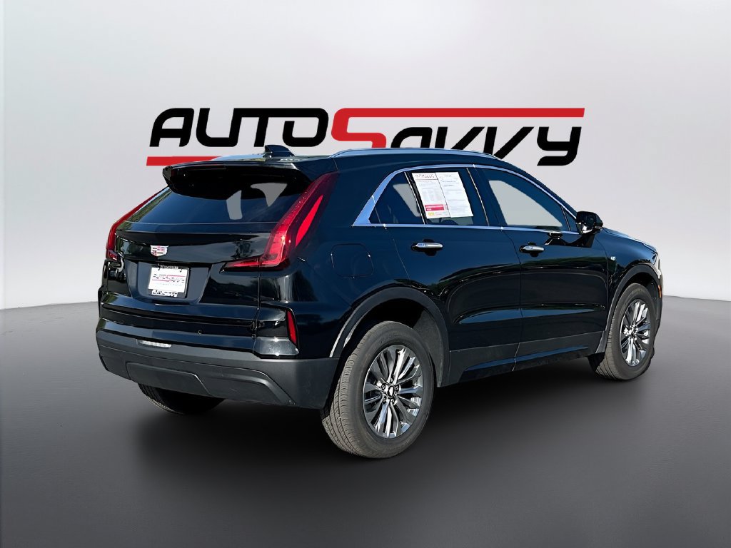 Used 2024 Cadillac XT4 Premium Luxury w/ Cold Weather Package FWD image 7