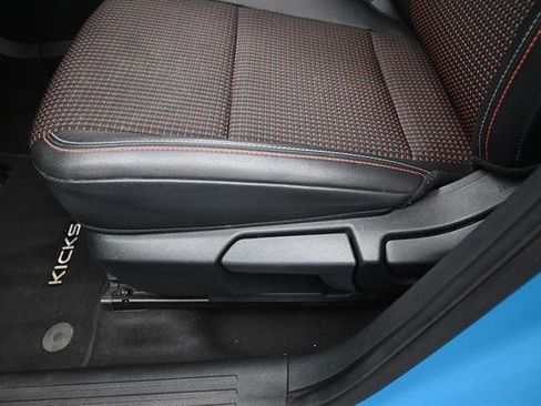 Certified 2025 Nissan Kicks SR FWD image 7