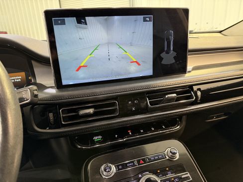 Used 2022 Lincoln Nautilus FWD image 18