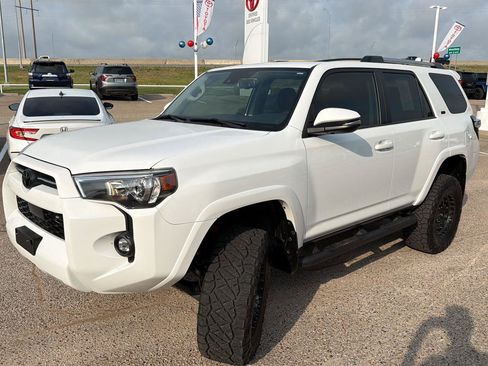 Used 2024 Toyota 4Runner SR5 Premium w/ Moonroof Package AWD/4WD image 7