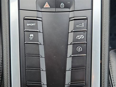 Used 2019 Porsche 718 Cayman image 16