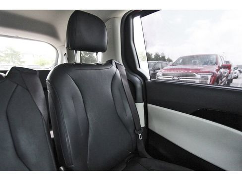 Used 2022 Kia Carnival SX FWD image 13