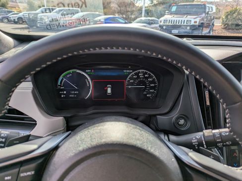 Used 2025 Subaru Forester Limited w/ Popular Package image 23