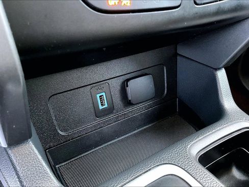 Used 2017 Ford Escape SE FWD image 26