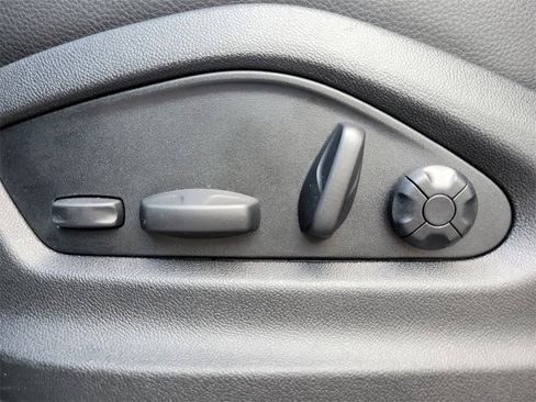 Used 2025 Porsche Cayenne image 29