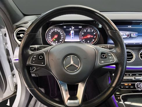 Used 2017 Mercedes-Benz E 300 4MATIC image 23