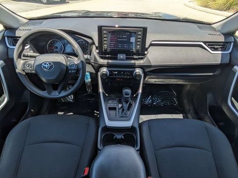 Used 2021 Toyota RAV4 LE w/ Carpet Mat Package (TMS) FWD image 16