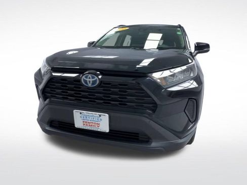 Used 2022 Toyota RAV4 LE AWD/4WD image 3
