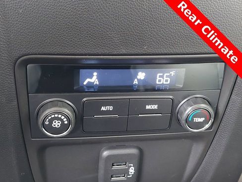 Used 2023 Buick Enclave Essence image 22