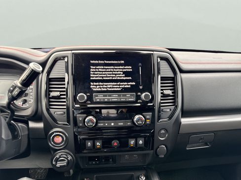 Used 2021 Nissan Titan PRO-4X w/ Pro-4x Convenience Package image 18