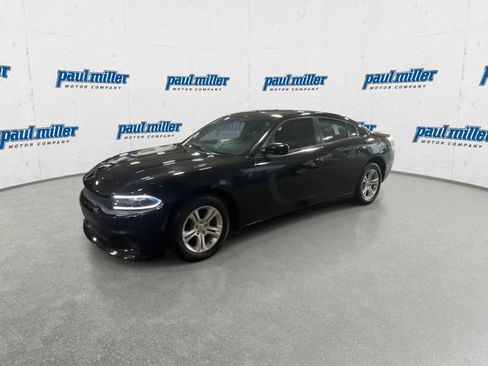 Used 2021 Dodge Charger SXT w/ Leather Interior Group RWD image 5