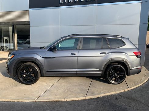 Used 2023 Volkswagen Atlas SEL R-Line AWD/4WD image 2